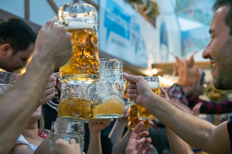 Prosit 18.jpg